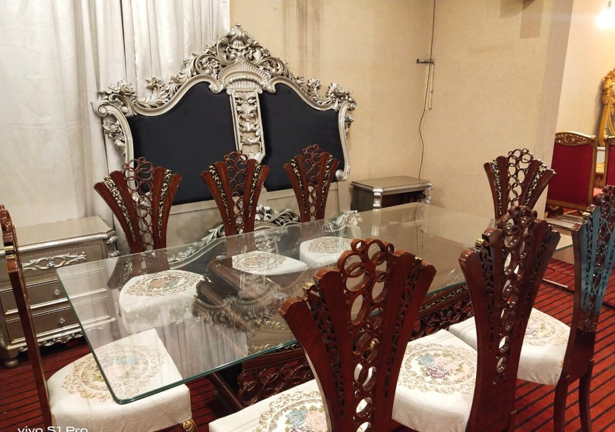 Oval Dining Table