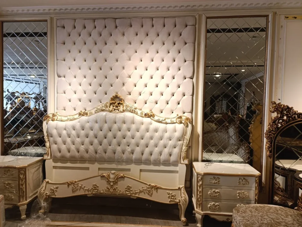 Noble Heritage Bed Set