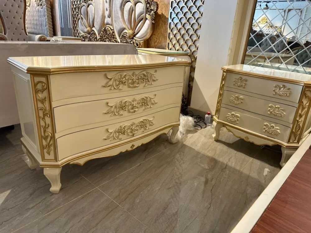 Noble Heritage Bed Set - Image 3