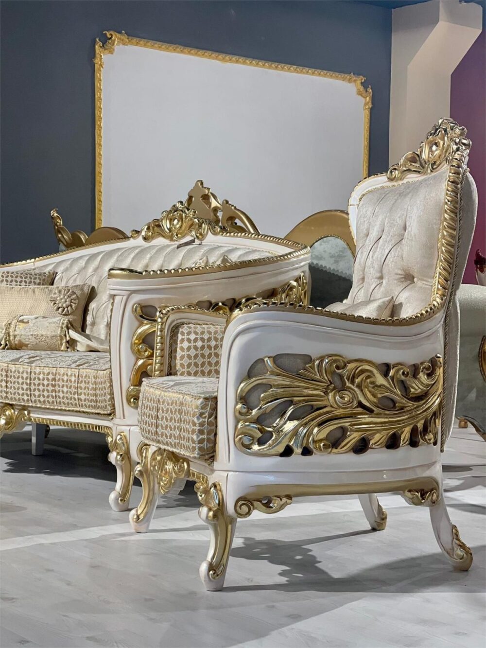 Royal Style Sofa - Image 2